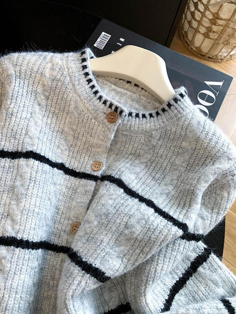 2026 Autumn Korean Style Loose Striped Knit Cardigan Women's Trendy Sweater Coat