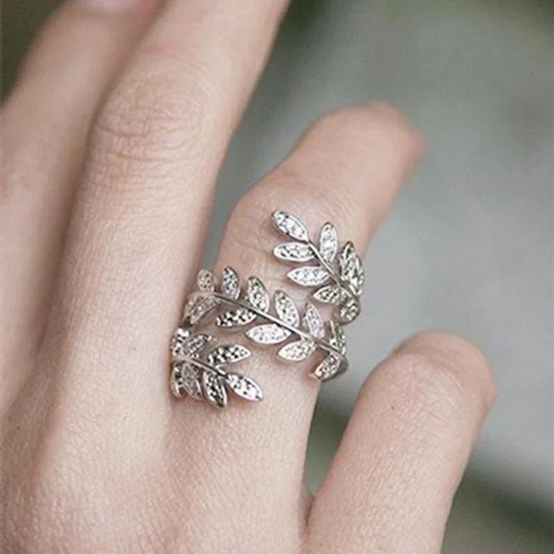 

Leaf Inlay Wedding Banquet Personalized Temperament Zircon Ring for Women Luxurious New High-end Geometric Elegant Accessories 10
