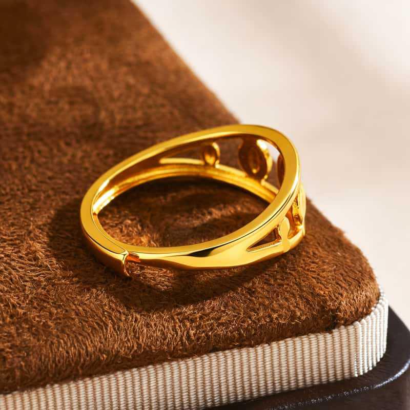 Elegant Fire-Baked Gold Ring: Uniform Sand-Gold Hue, Lightweight Luxury, Fashionable, Open Design, Perfect for Any Occasion