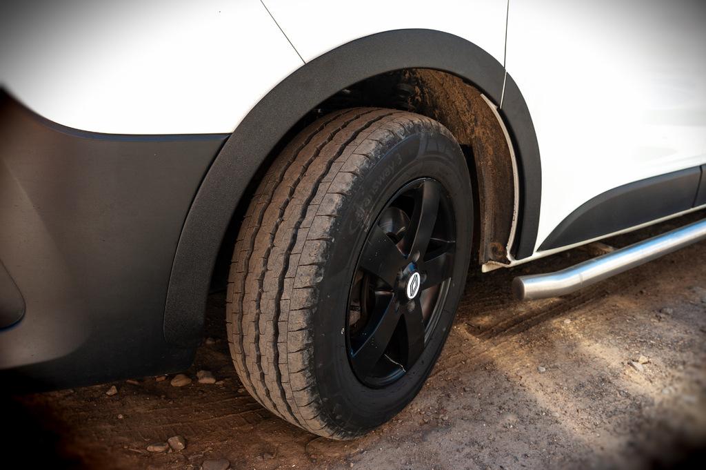 Накладки на арки (6 шт, черные, ABS) для Nissan NV300/Primastar 2016-гг