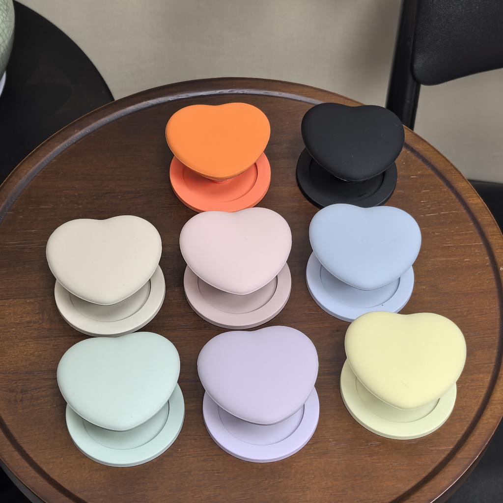 Cute 3D Love Heart Silicone Magnetic Holder Phone Grip Tok Stand Bracket Support For iPhone 17 For Magsafe Accessories Girl Gift