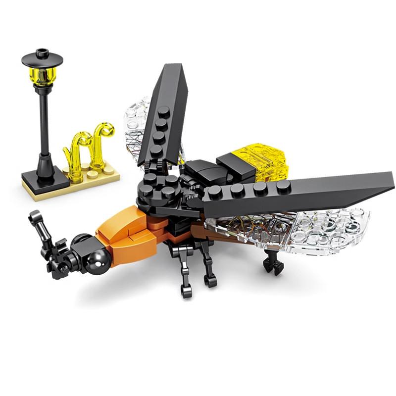 Město Farma Zeleninová zahrada Roztomilá zvířata Hmyz Vážka Kudlanka nábožná Stonožka Kobylka Včela medonosná Stavební blok Cihly Hračka