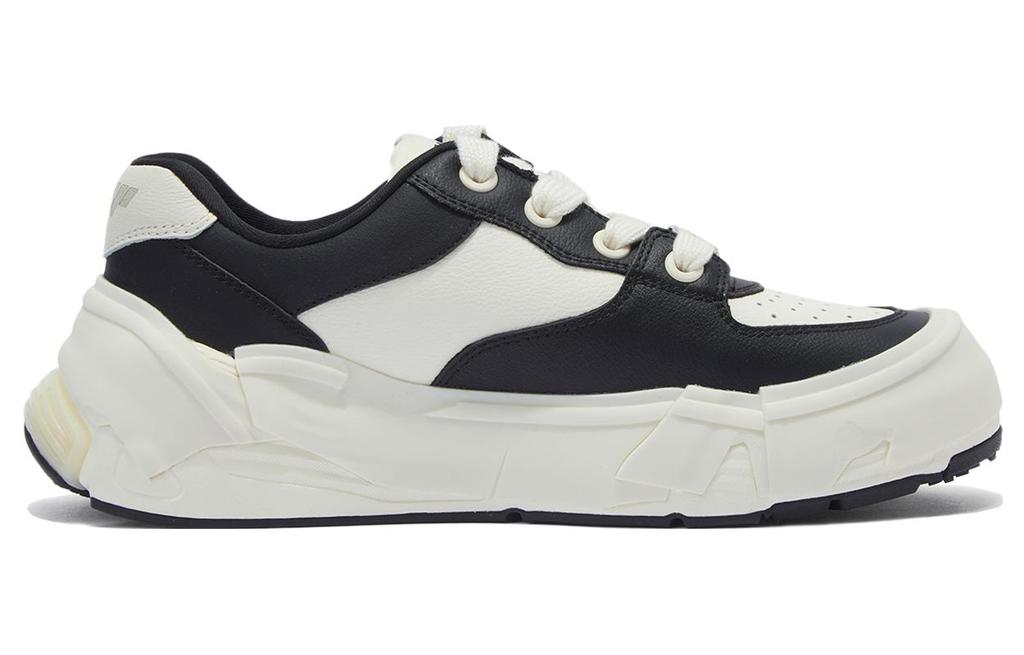 Li Ning Wuji BR Comfortable Slip Resistant Abrasion Resistant Low top Skateboard Shoes Women's Black White AZGT084-3