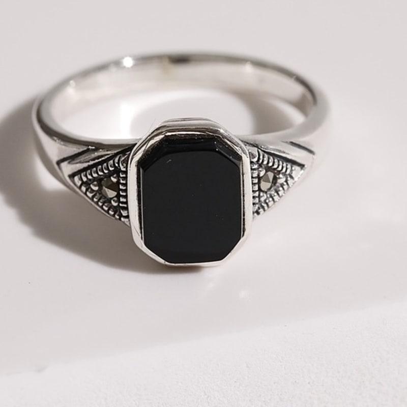 Brilliance Antique Onyx Ring