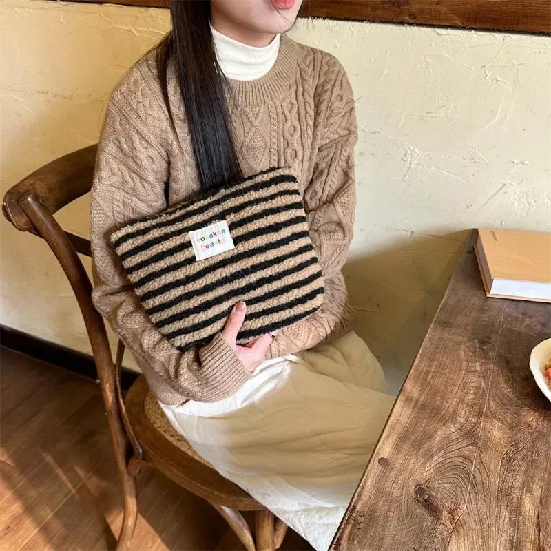 New Colorful Striped Dot Plush Clutch Cosmetic Bag Large Capacity Makeup Pouch Toiletries Bag Travel Outdoor Makeup Storage