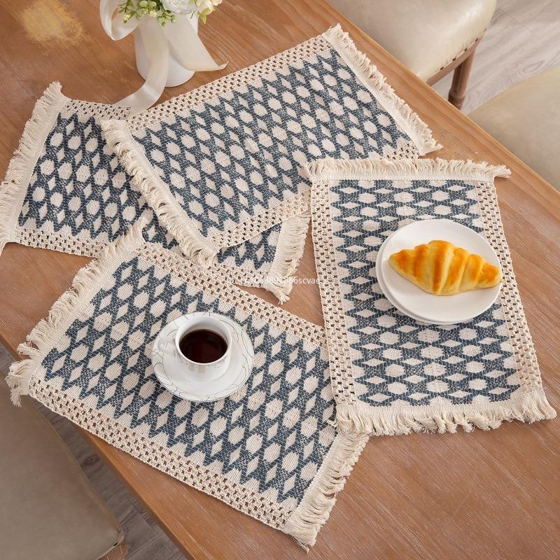 1pcs Boho Placemats Set Natural Cotton Burlap Farmhouse Place Mats with Tassels for Home Dining Wedding Table Kitchen Decor