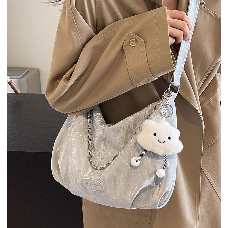 This year's popular bags women's new high-end shoulder bags large-capacity messenger bags commuter dumpling bags