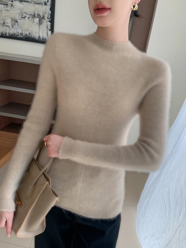 Women's Seamless Cashmere Slim-Fit Knitted Sweater - Half-High Collar Base Layer, 2025 Collection