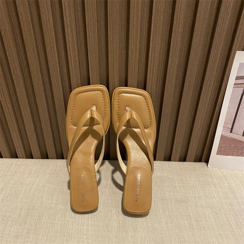 Hot Selling 2025 Women's Korean Style Flat Head High Heel Fashionable Clumpy Outsole Beach Sandals Trendy Slippers For Outerwear