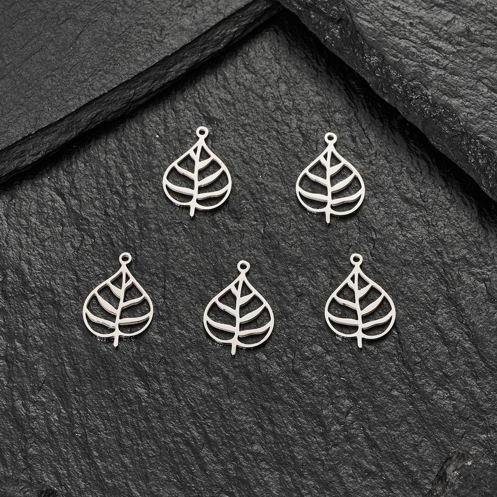 Stainless Steel Big Tree Leaf Pendant: Fresh, Fashionable DIY Jewelry Accessory