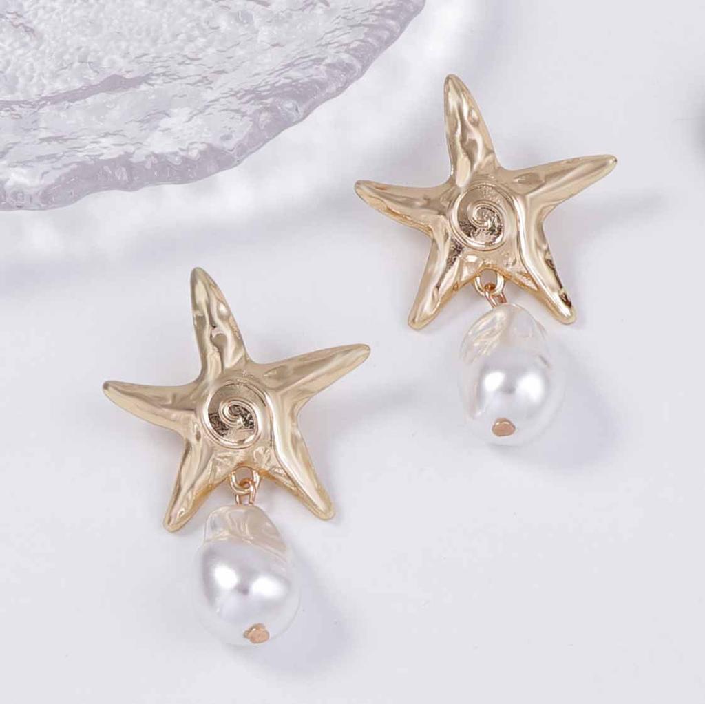 Spring and summer new ocean leisure vacation wind alloy starfish imitation pearl pendant simple fashion versatile earrings
