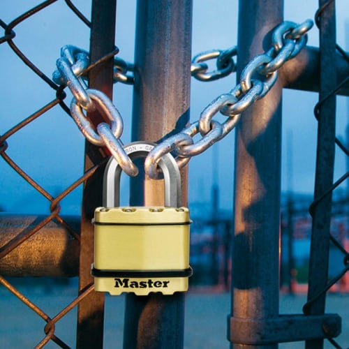 Master Lock Magnum M1BEURD Padlock, Keyed, Professional Grade, Rustproof, Outdoor, High Security, 45mm Body Width, 24mm Lifting Height Inner Diameter