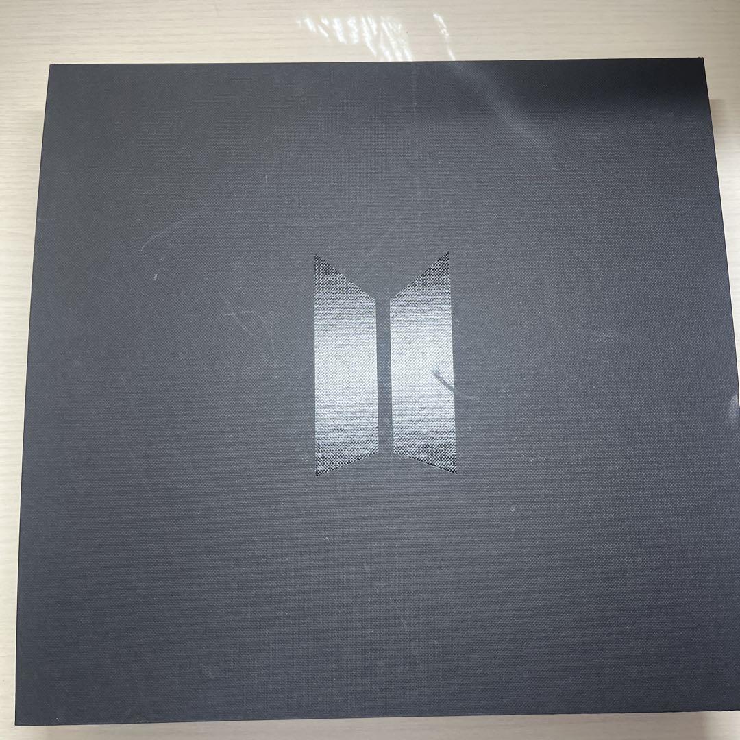 

[USED] BTS MERCH BOX 1