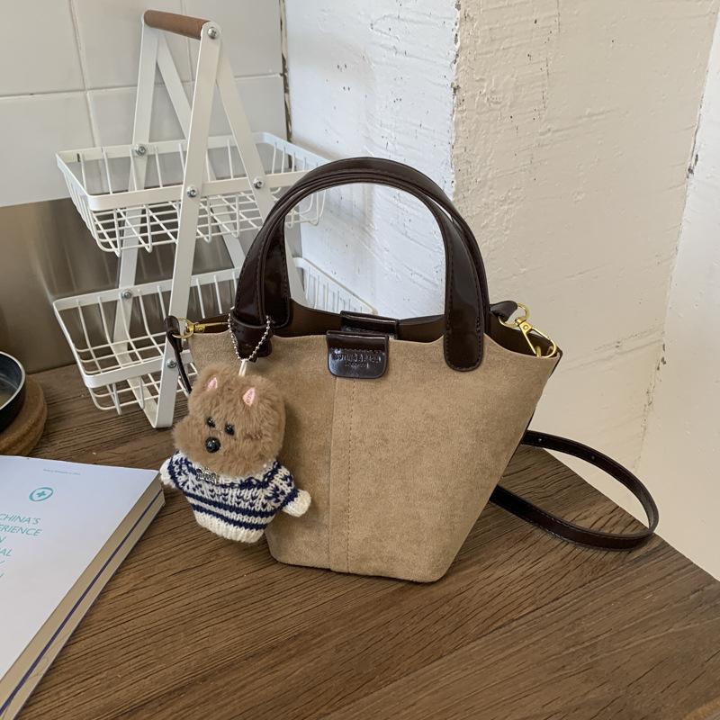 Premium sense retro small bag women 2025 new fashion versatile messenger bag popular handbag bucket bag