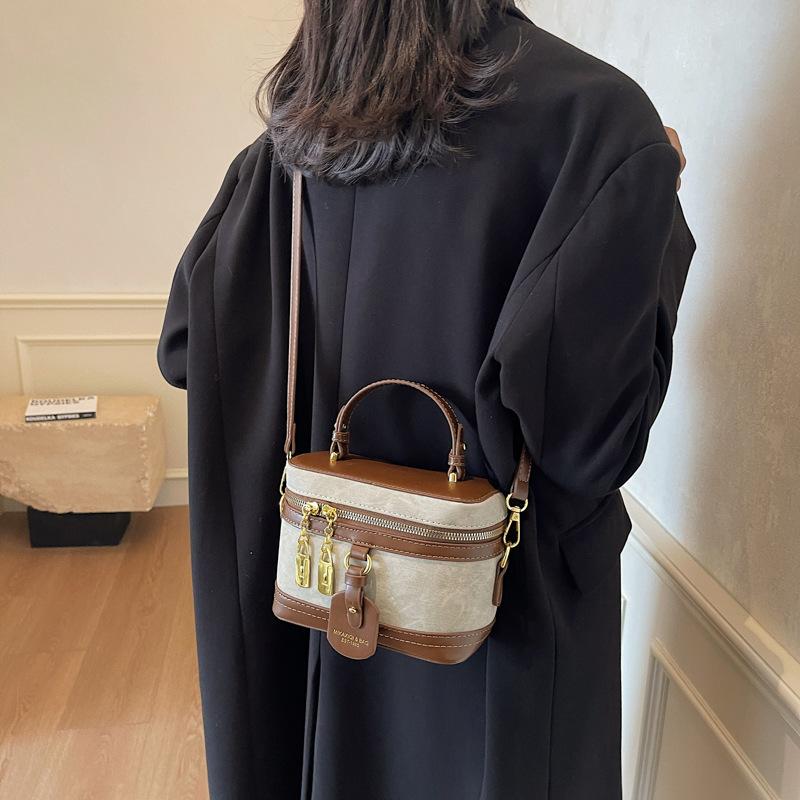 Niche Design Bag Women's Bag 2025 New Box Bag Portable Small Square Bag Fashionable and Simple Single Shoulder Messenger Women's Bag