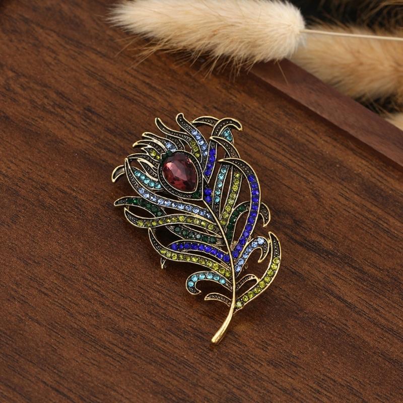 Vintage Style Peacocks Feather Brooch With Shimmering Rhinestones For Formal Event Fashion Clothing Accessories