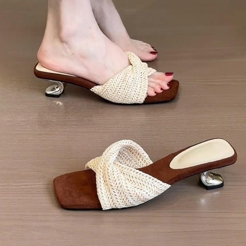 French casual style summer new French retro style square head woven one word with versatile open-toed slippers