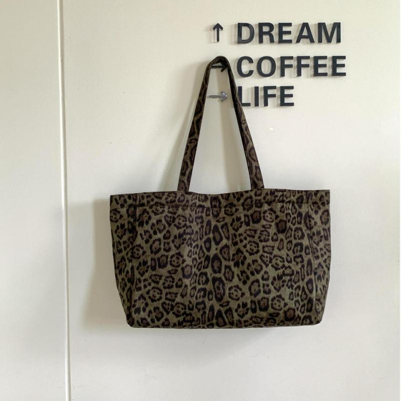 New leopard print bag autumn and winter niche casual lazy style shoulder bag large capacity commuter tote bag women