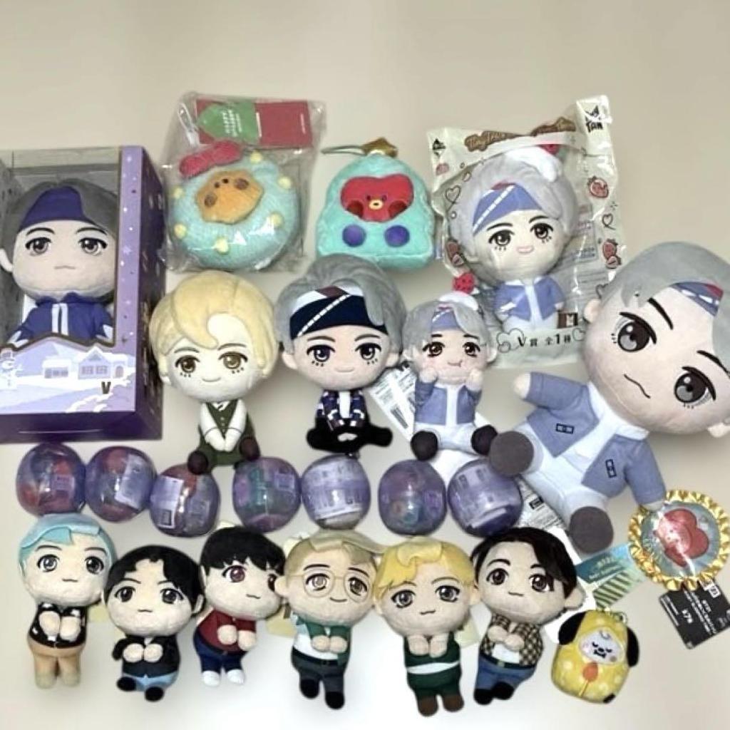 [USED] BT21 TinyTAN BTS Plush Toys, Mini Gacha Machine, and 23 Other Items