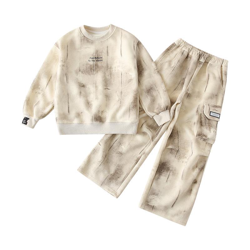 Chlapecká trendy sportovní dvoudílná tepláková souprava pro jaro a podzim 2025 - Stylová, pohledná a módní.