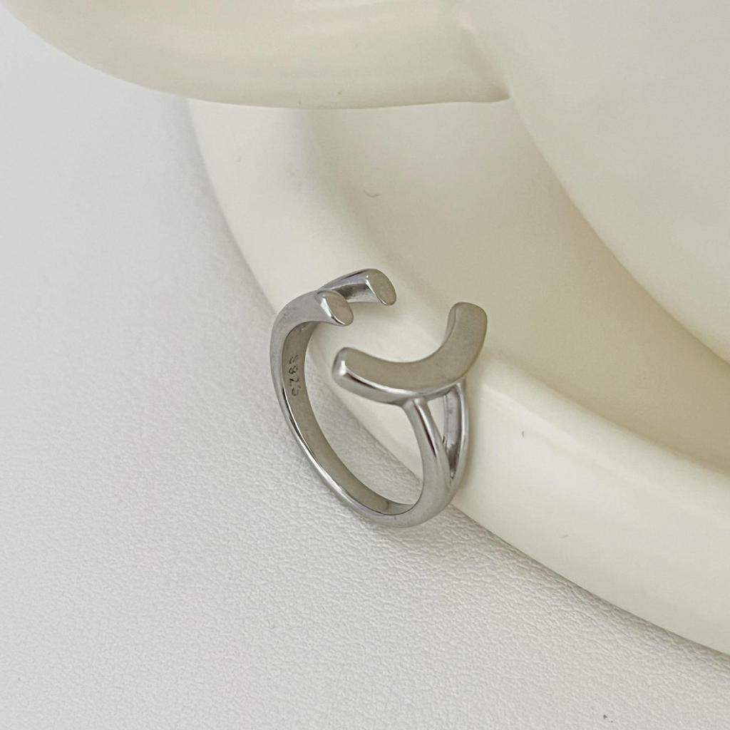 Moderner minimalistischer abstrakter Lächeln-Ring - Einzigartiges Luxus-High-End-Persönlichkeits-Zeigefinger-Accessoire