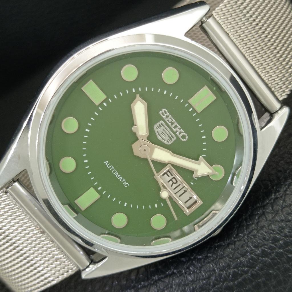 VINTAGE SEIKO 5 AUTOMATIC REFURBISHED JAPAN MENS GREEN DIAL WATCH a444232-1