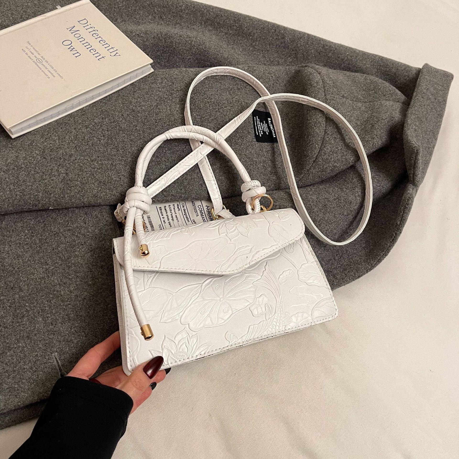 Осенняя женская маленькая квадратная сумка через плечо Премиальная текстурированная сумка кроссбоди Модная минималистичная универсальная сумка-тоут 23x5x14cm