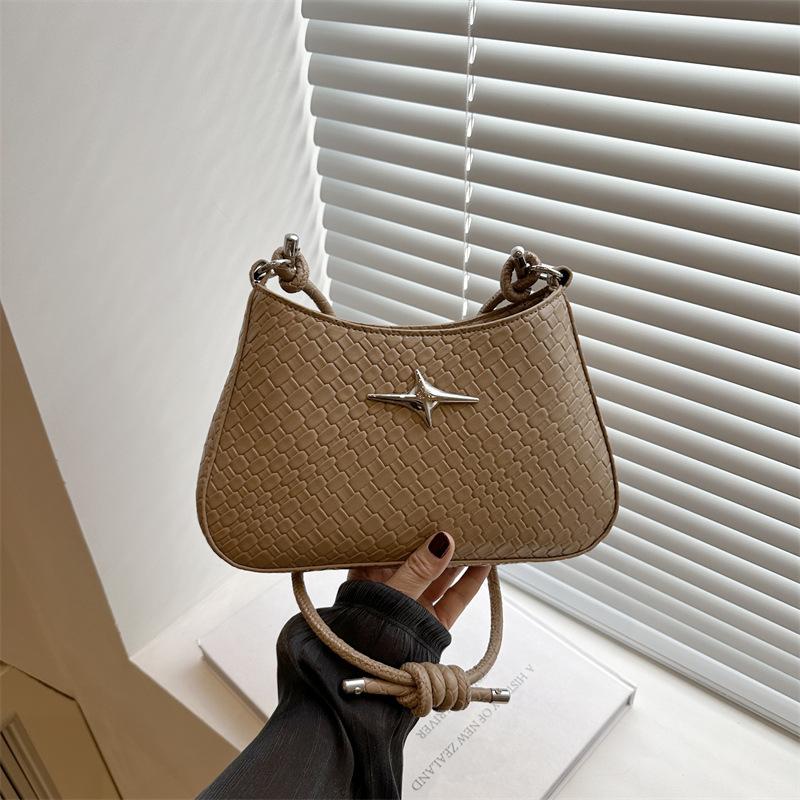 

Korean version commuter underarm bag women s 2025 summer new solid color shoulder bag women s casual fashion temperament underarm bag хаки