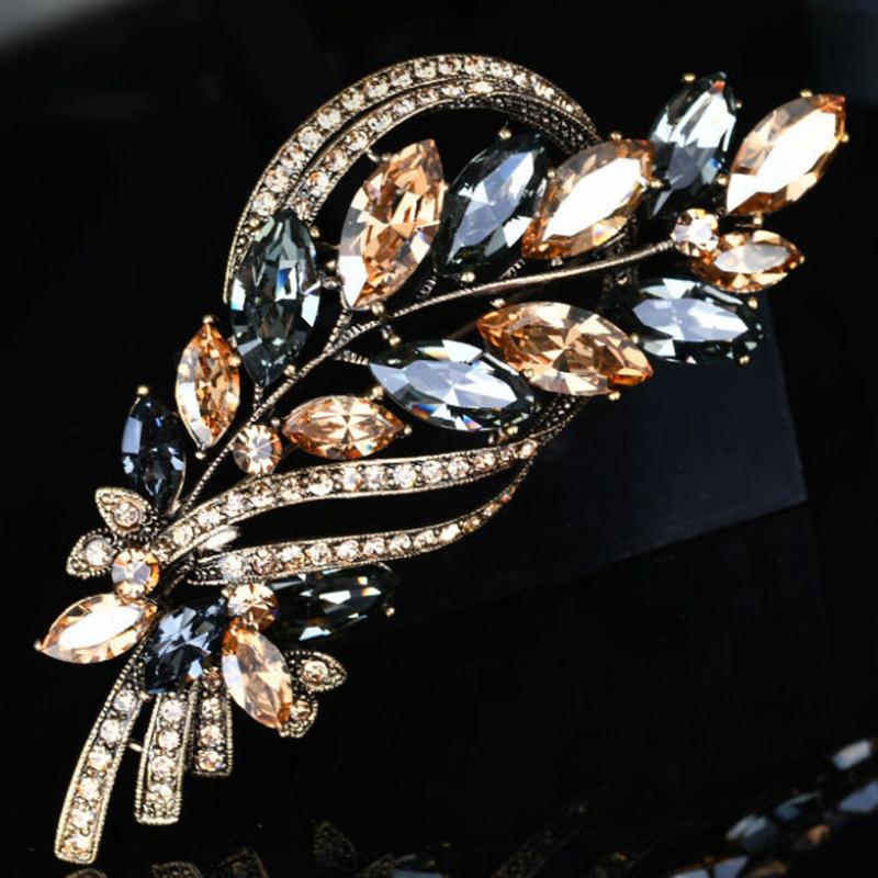 Brooch Ladies High-End Crystal Accessories Retro Atmosphere Suit Corsage Coat Brooch Birthday Gift