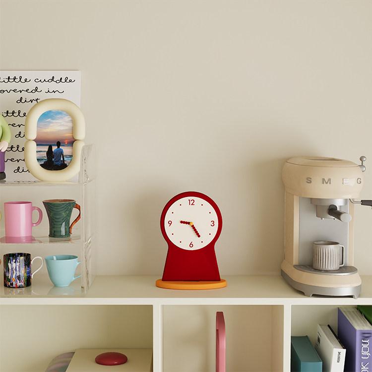 Elegant Desktop Clock Ornament: Creative Small Living Room & Bedside Table Display