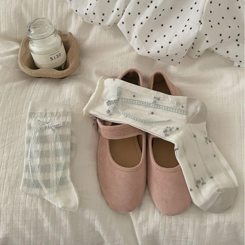 Fresh and Light Feminine Floral-patterned Cotton Summer Short Bootleg Socks with Rolled Edges, Paired with Small Leather Shoes