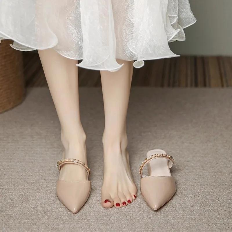 Fashion Pointed Toe Rhinestone Pearl Elegant Low Heel Back Air Slipper for Women Summer Wear Block Heel Wrapped Half Slippers