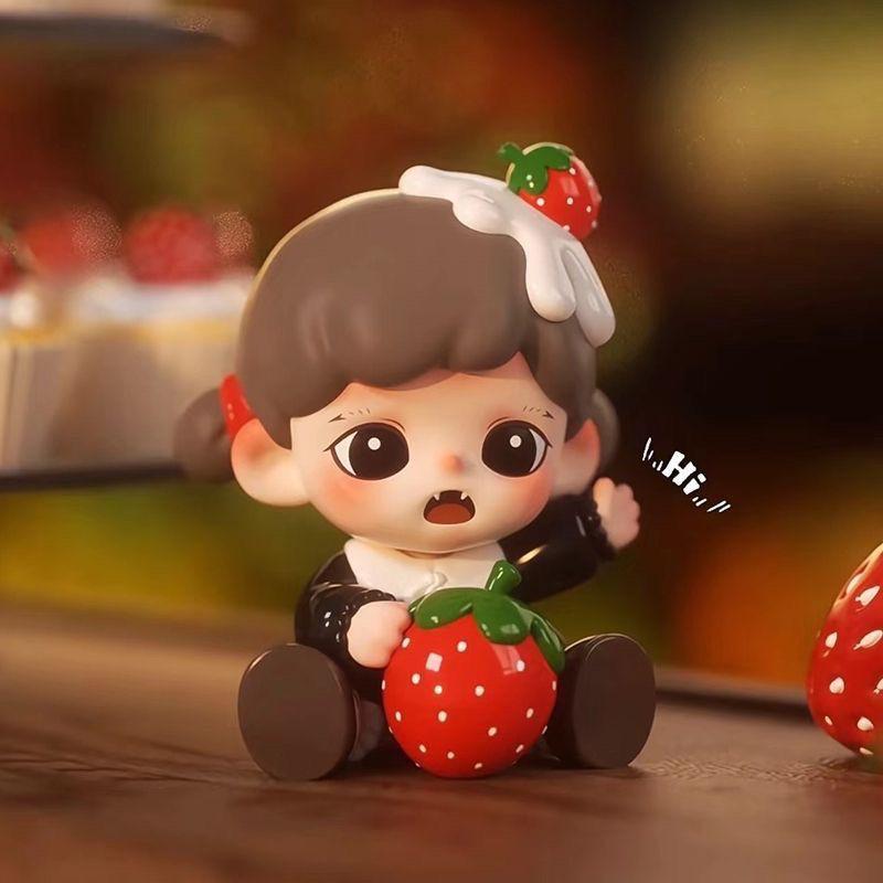 Zoraa Ich liebe Früchte Serie: Pfirsich-Mädchen-Puppe Ornament - Verspieltes Auto-Armaturenbrett Geschenk