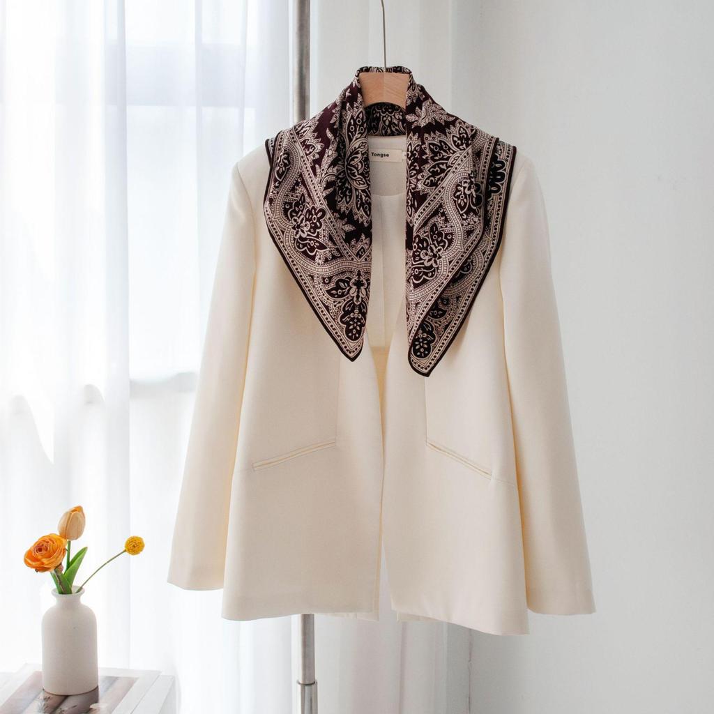 Handmade Retro Paisley Print Double-Sided Wool-Silk Scarf: Luxurious Small Square with High-End Feel