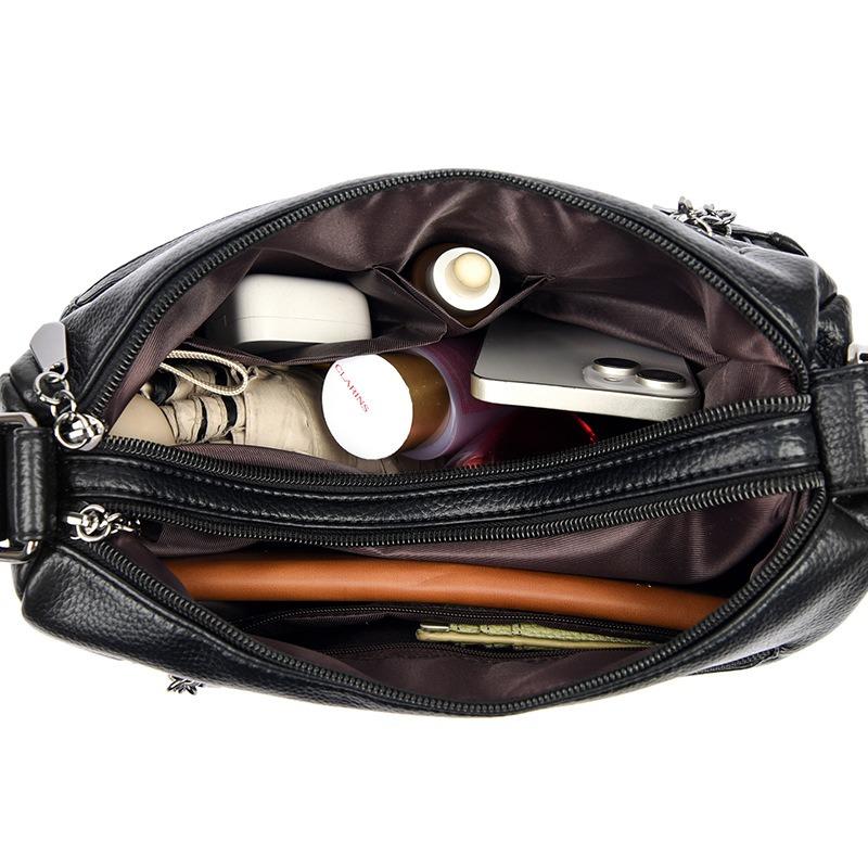 Women's bag large capacity bag Korean version shoulder messenger bag fashionable versatile women's commuter bag