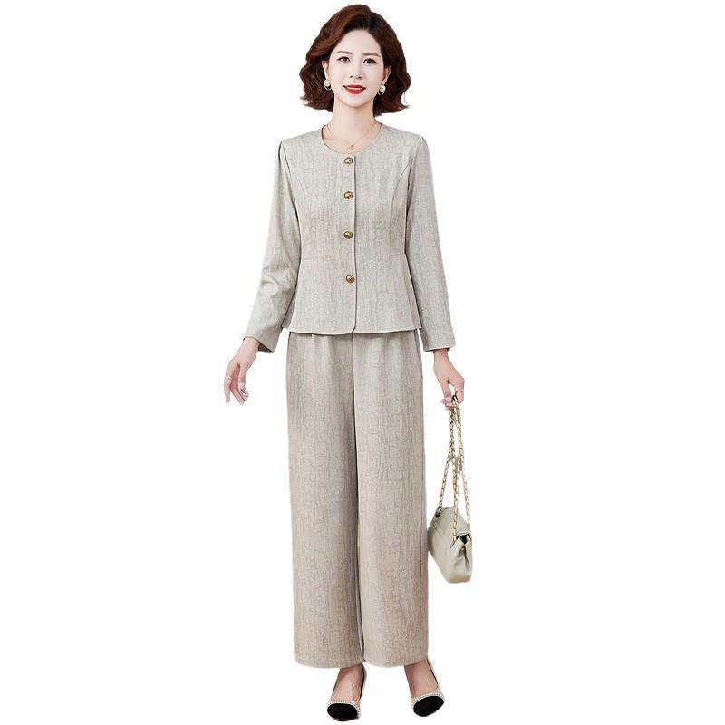 Mom's 2025 Spring Fashion: Stylish Two-Piece Set for Middle-Aged and Elderly Women