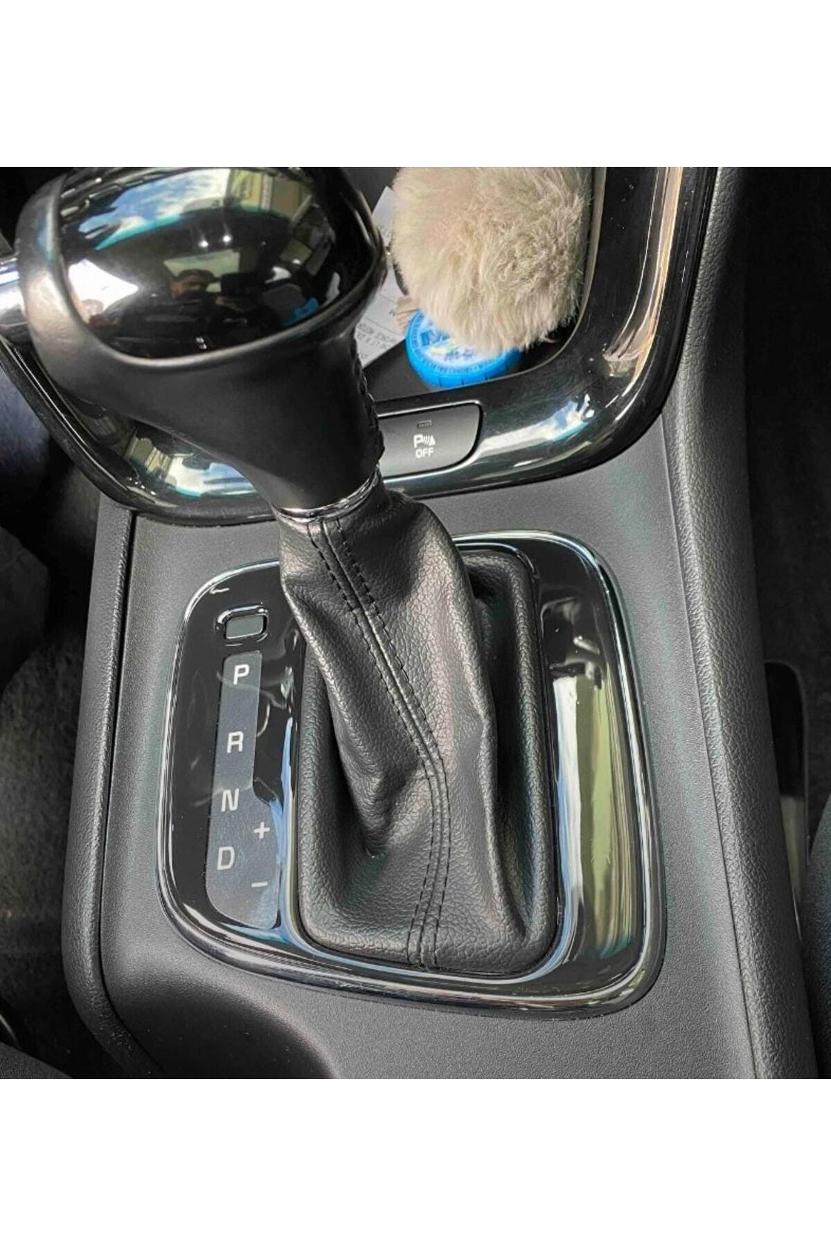 

Kia Ceed Otomotik Vites Çercevesi Piano Black Özel Dizayn