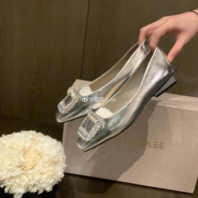 

Shoes Square Head Extravagant Rhinestone Square Buckle Shallow Mouth Commuter Low Heel Single Shoes Women 34 срібний