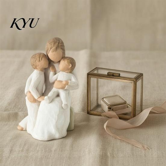 Decorative Crafts for Shelves Mother Holding Baby Figurine, Resin Family Love Statue Bedroom Desk, Solid Figurine Heartwarming Home Decor Ornament,