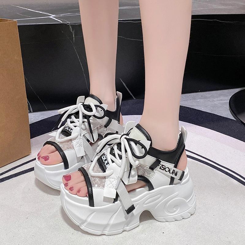 Νέα ψηλοτάκουνα σανδάλια με πλατφόρμα για γυναίκες, καλοκαιρινά mesh, χοντρά sneakers, γυναικείες παντόφλες με ανοιχτά δάχτυλα, γυναικεία σανδάλια 8.5cm