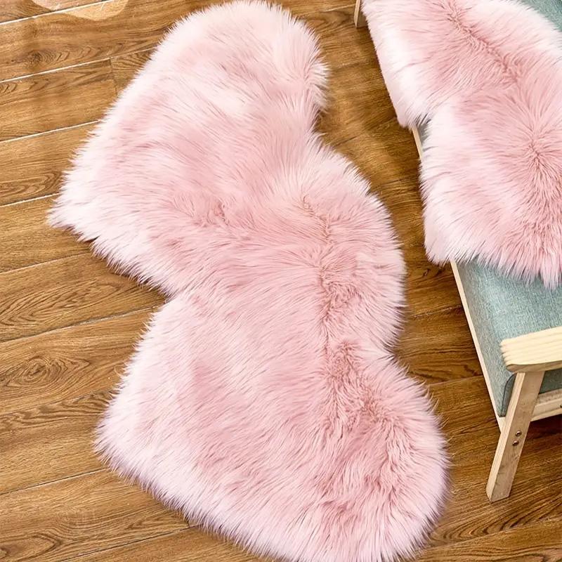 1PC Floor Mat Creative Faux Fur 35*70cm Sofa Decoration Rugs Living Room Plush Carpet Fluffy Soft Double for Bedroom Heart-shaped