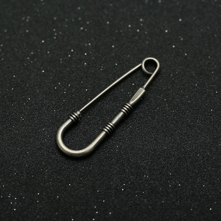 Versatile Retro Lion Head Brooch: Irregular Pendant & U-shaped Safety Pin