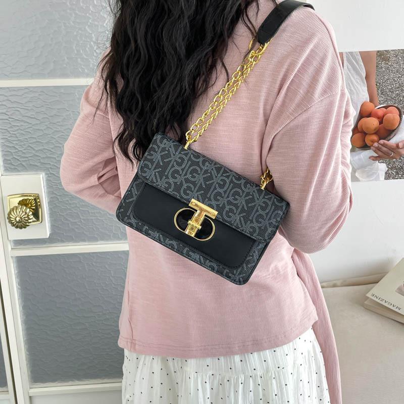 Retro-Umhängetasche für Damen, klein, ideal für den Berufsverkehr; vielseitige Schultertasche, kleine quadratische Tasche für Damen im Frühlingstrend.