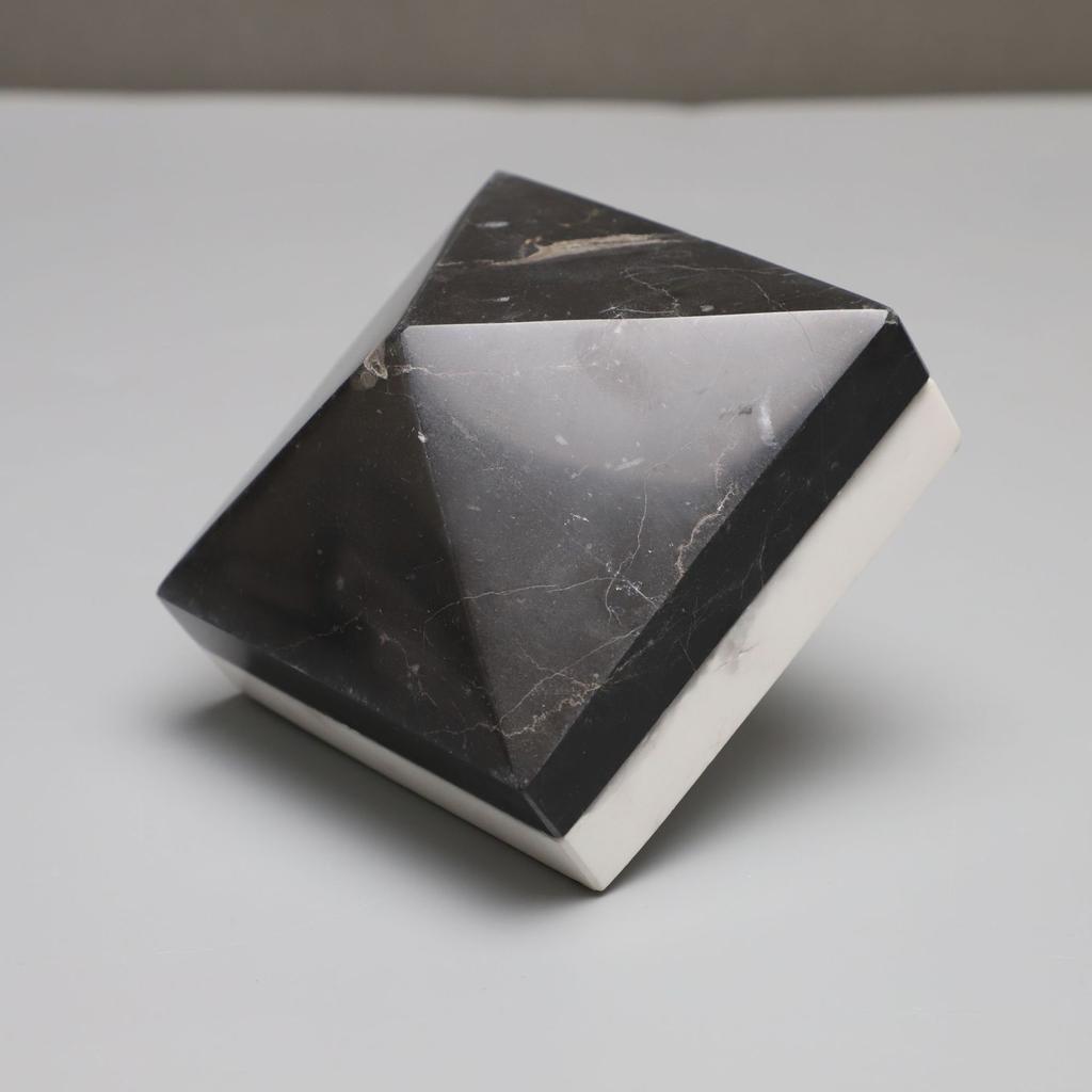 Geometrische Marmorskulptur Schwarz-Weiß-Marmor-Spleißung Geometrischer Block Halbkreis Dekorationsfiguren Heimdekoration
