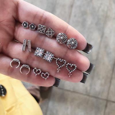 Accessori Vintage Argento Antico Croce Amore Fiore d'Avorio Set da 8 Paia Orecchini a Bottone