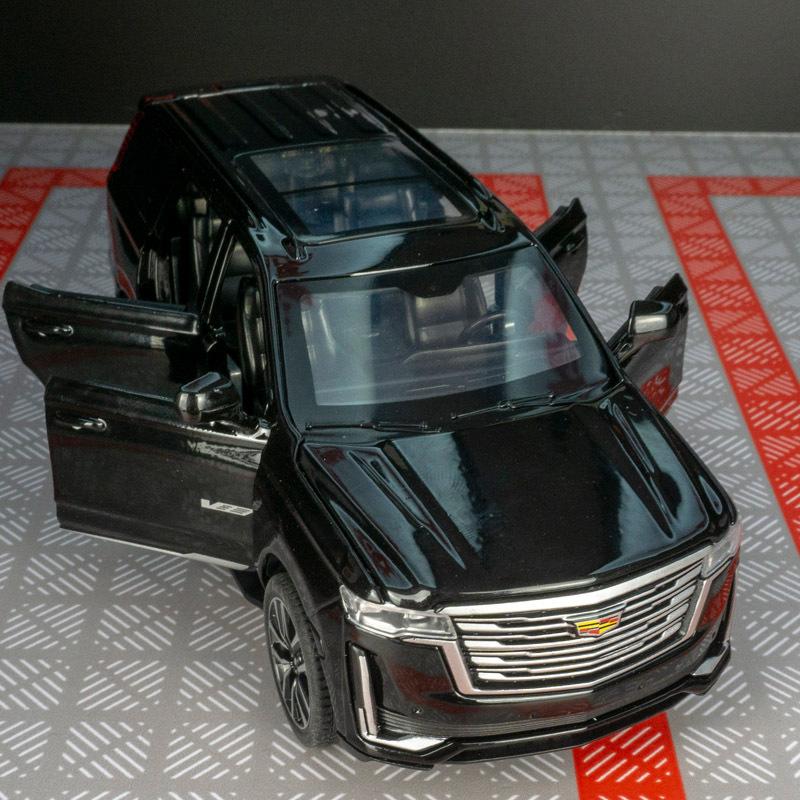 AABHV1 1:32 Cadillac Escalade Off Road Vehicle Alloy Car Diecast Metal Model Sound Light Pull Back Toy Car Central Control Ornaments