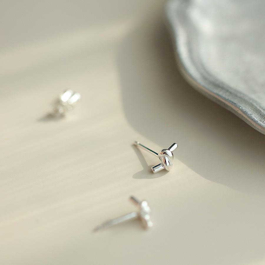 S925 Sterling Silver Knot Design Mini Stud Earrings for Daily Wear and Sleep