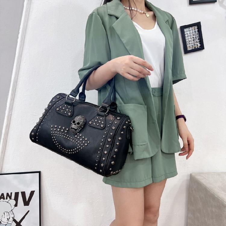 Versatile Shoulder Bag Rivet Messenger Bag for Teen Girl Handbag Crossbody Bag