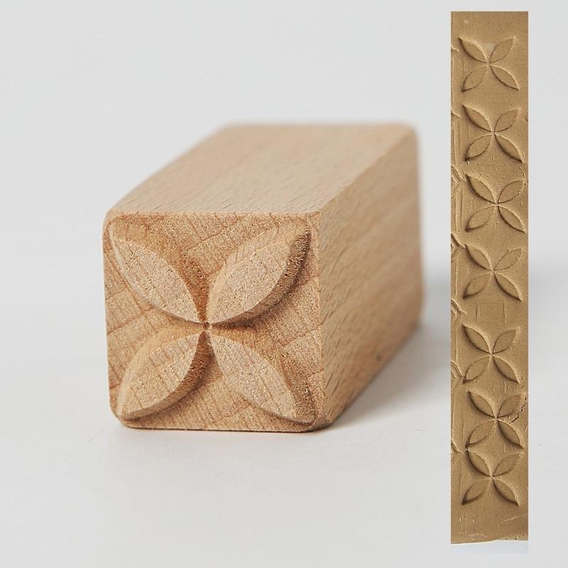 1Pc Hand Carved Wooden Stamps Emboss Art DIY Clay Printing Pottery Tools Fish Bone / Squirrel / Flower / Deer / Star