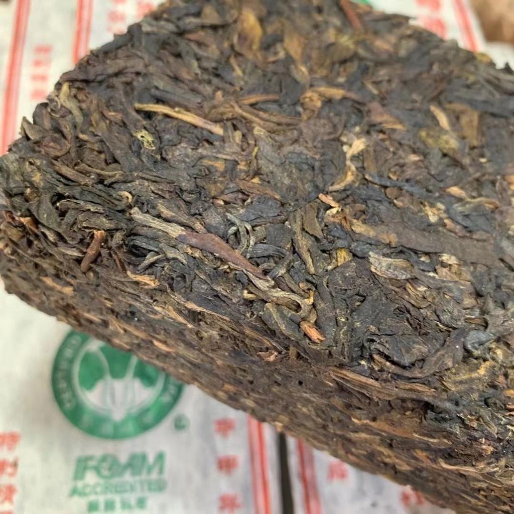 2004 Yunnan Tea Banzhang Organický čaj Brick Jia Shen Rok zrající Raw Pu'er Tea 500G
